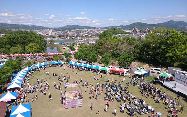 写真：高所作業車からのながめ　峰塚公園　はびきの祭